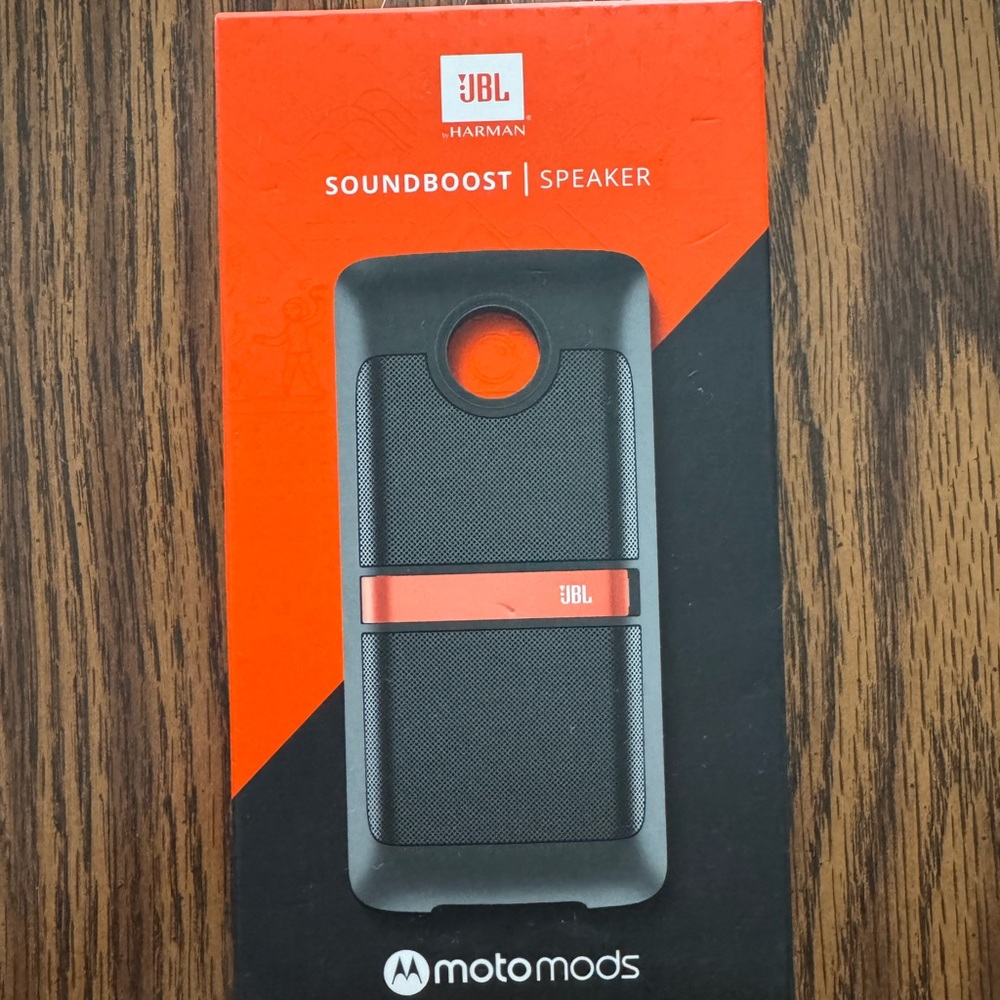 JBL SoundBoost Speaker motomods
